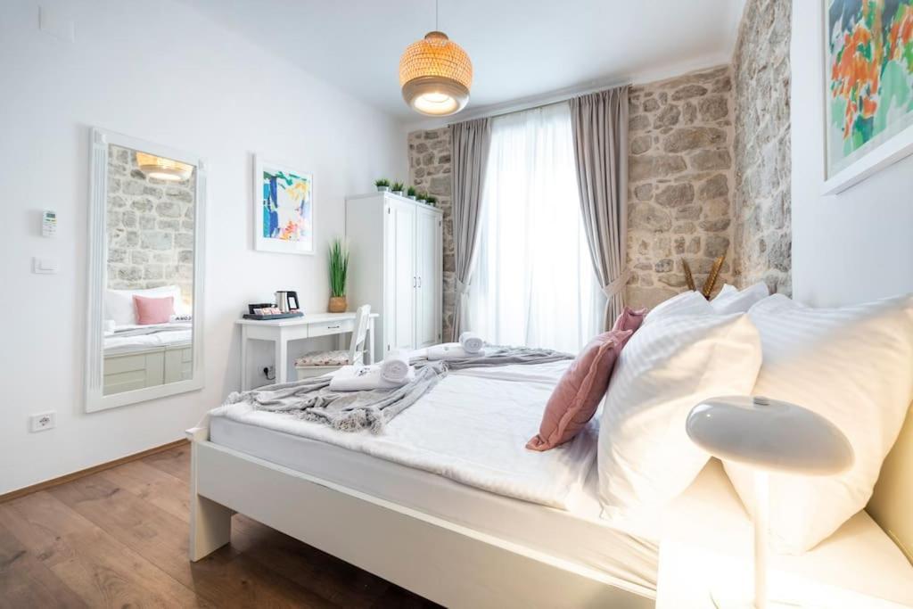 Flora-Heartbeat Old City Three Bedrooms Apartment Dubrovnik Ngoại thất bức ảnh