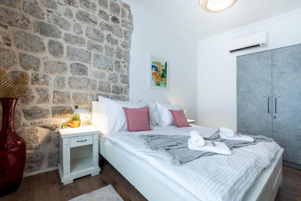 Flora-Heartbeat Old City Three Bedrooms Apartment Dubrovnik Ngoại thất bức ảnh