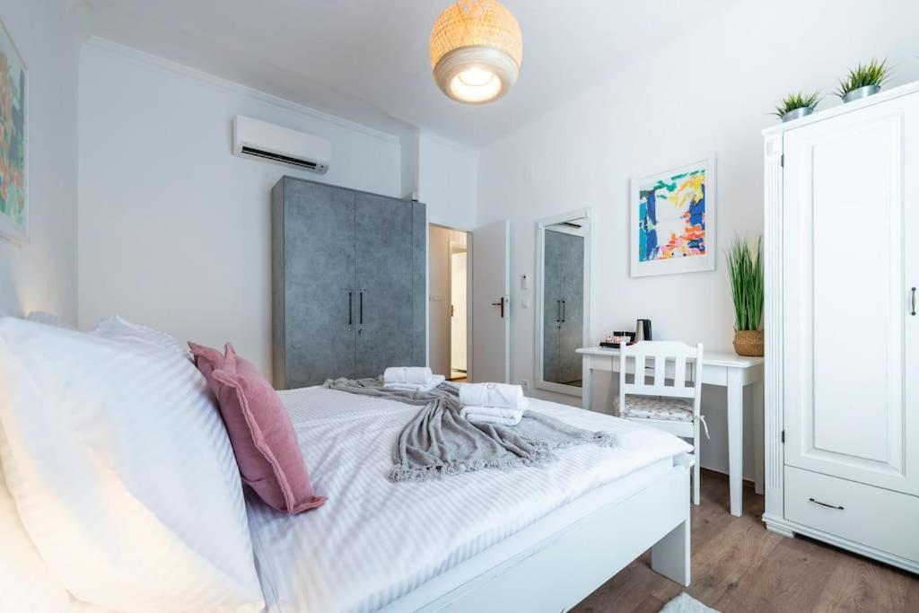 Flora-Heartbeat Old City Three Bedrooms Apartment Dubrovnik Ngoại thất bức ảnh