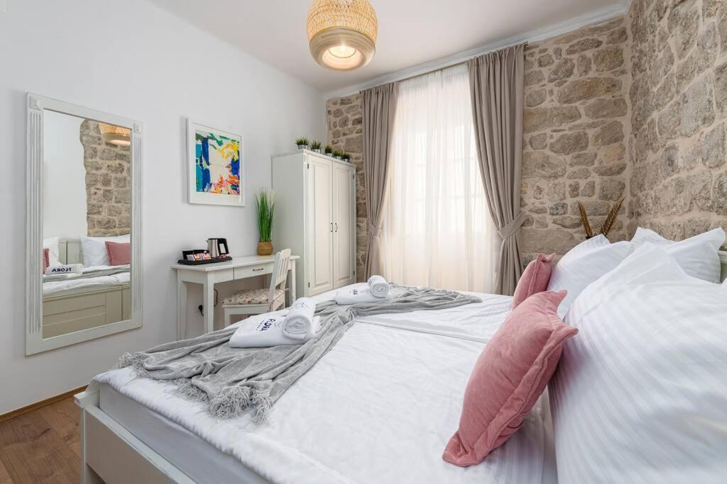 Flora-Heartbeat Old City Three Bedrooms Apartment Dubrovnik Ngoại thất bức ảnh